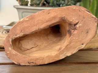 Figura mujer cerámica artesanal