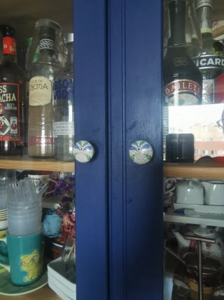 Mesa TV y Vitrina Hemmes Azul Pintada