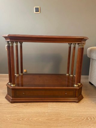 Mesa auxiliar madera y latón