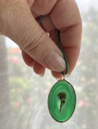 Collar artesanal flor preservada