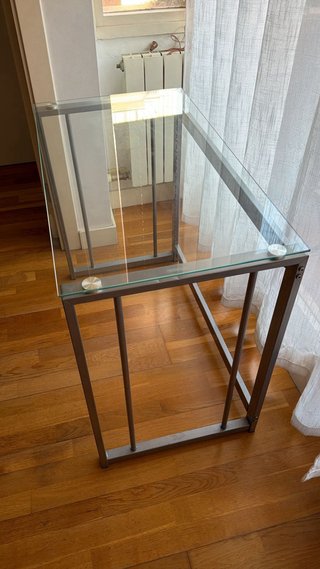 Mesa escritorio cristal y metal IKEA VITTSJÖ