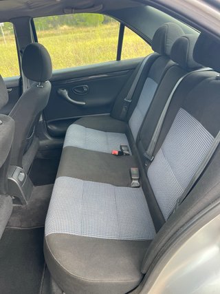 Peugeot 406 2002 no negociable