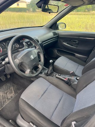 Peugeot 406 2002 no negociable