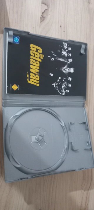 Caja y póster the Getaway PS2