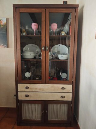 Mueble de madera rústico