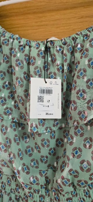 Vestido verde con estampado floral