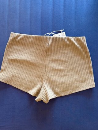 Shorts zara rib botones talla M