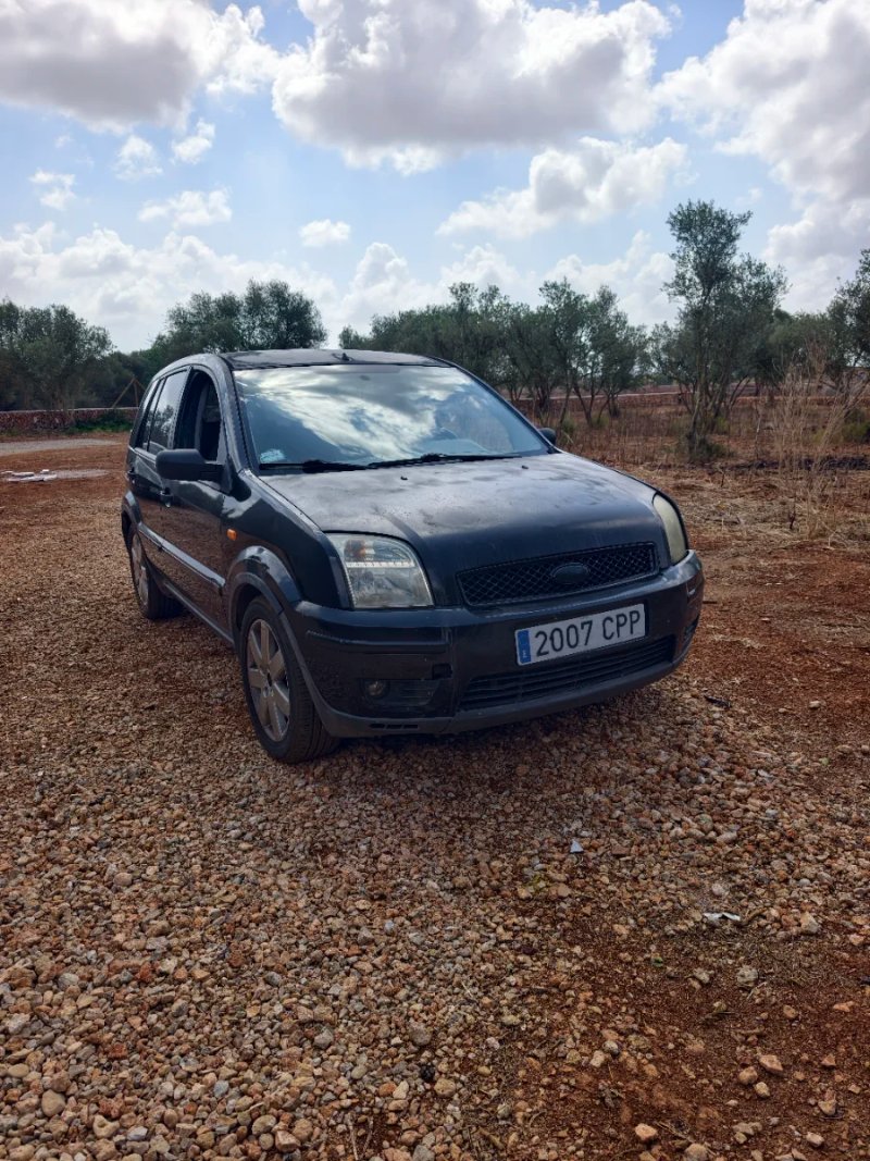 Ford Fusion 2005 - foto 1