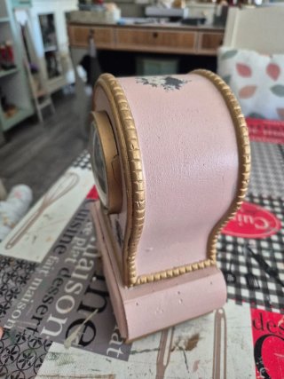 Reloj y joyero vintage dorado y rosa