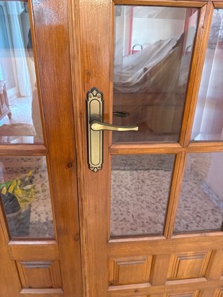 Puerta doble madera con cristal biselado