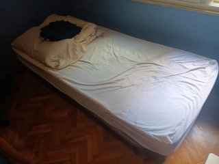 Muebles Habitación: escritorio, librería,cama