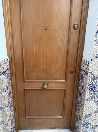Puerta madera blindada entrada