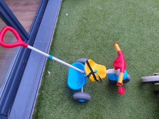 Triciclo Feber Infantil con Manillar