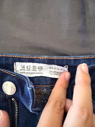 Shorts vaqueros bajos desflecados
