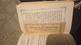 Libro antiguo religioso