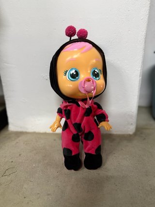 Muñeca Cry Babies Ladybug