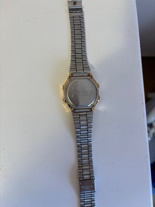 Reloj Casio Dorado Digital