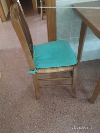 Mesa de cocina madera de haya, con 4 sillas y 2 t.