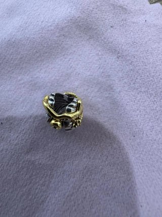Charm concha oro y plata