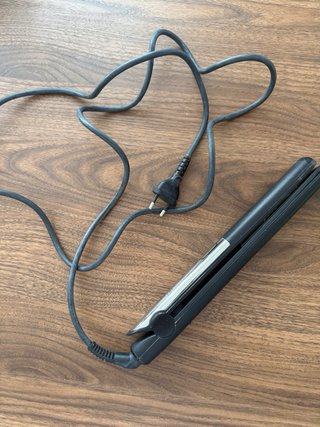Plancha de pelo Rowenta negra