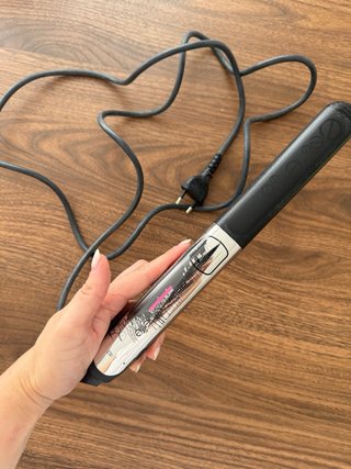 Plancha de pelo Rowenta negra