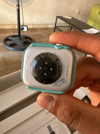 Apple Watch Serie 10 gris con correa Azul Marino