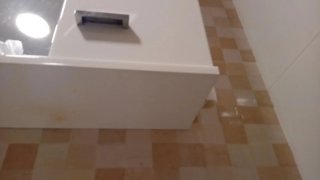 Mueble de baño con focos, espejo y almacenaje