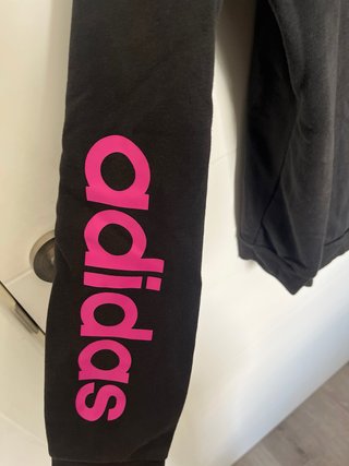 Sudadera Adidas con cremallera y capucha