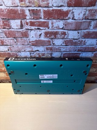 Teclado MIDI Novation Launchkey