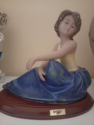 Figura de porcelana Tengra