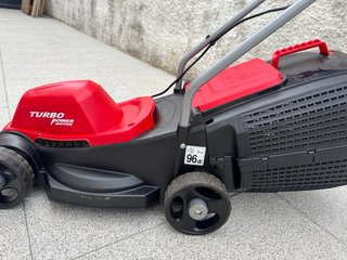 Máquina de Cortar Relva