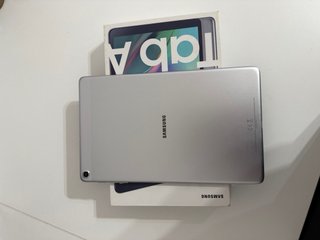 Tablet Samsung Tab A + Teclado inalam.