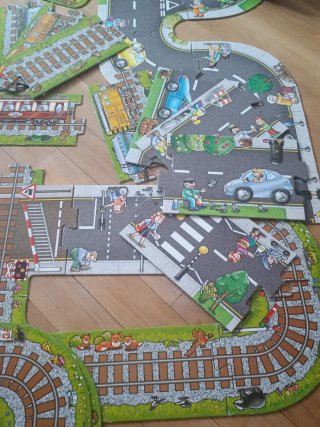 Puzzle de pistas de coches para niños