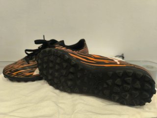 Zapatillas Puma Futbol Naranja y Negro