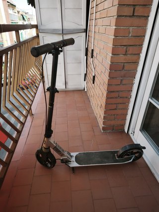 Patinete Oxelo Mid 9 Negro con suspensión y freno