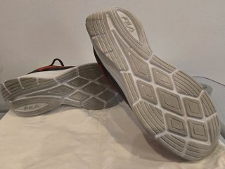 Zapatillas Fila Running Rojas y Negras