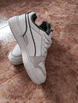 Zapatillas Puma Blancas y Verdes