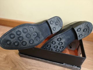 Zapatos de piel para traje de El Corte Inglés.