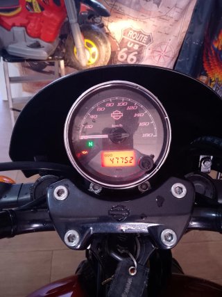 Harley Davidson Street 750cc Roja y Negra