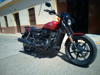 Harley Davidson Street 750cc Roja y Negra