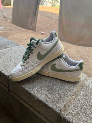 Zapatillas Nike Blancas y Verdes