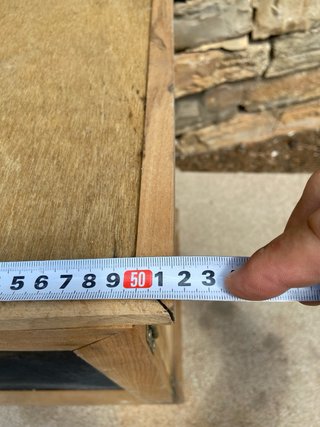 Quesera de madera con rejilla