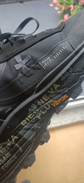 Zapatillas Premiata Devim Negras