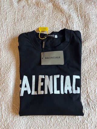 T-shirt bellissima nera con scritta