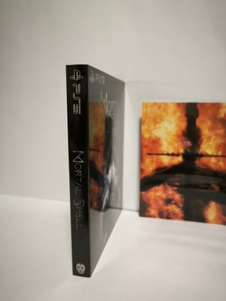Funda Mortal Shell Enhanced Edition PS5 + lámina