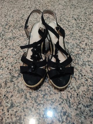 Sandali con zeppa neri