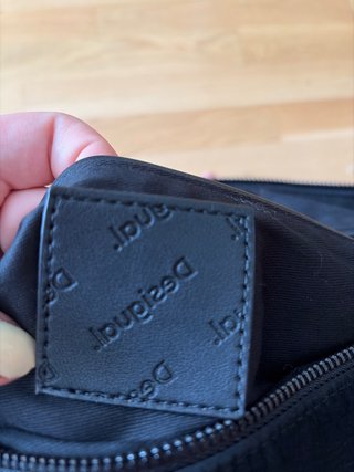 Bolso Desigual Negro y Beige Bordado
