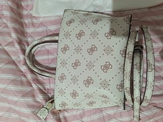 Bolso Guess Beige y Dorado