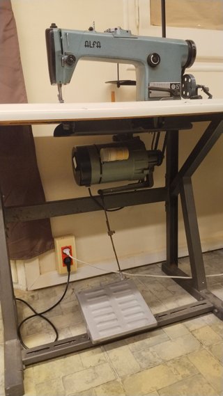 Máquina de coser Alfa 157