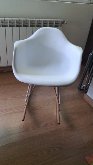 Sillón Mecedora Estilo Eames RAR Blanco